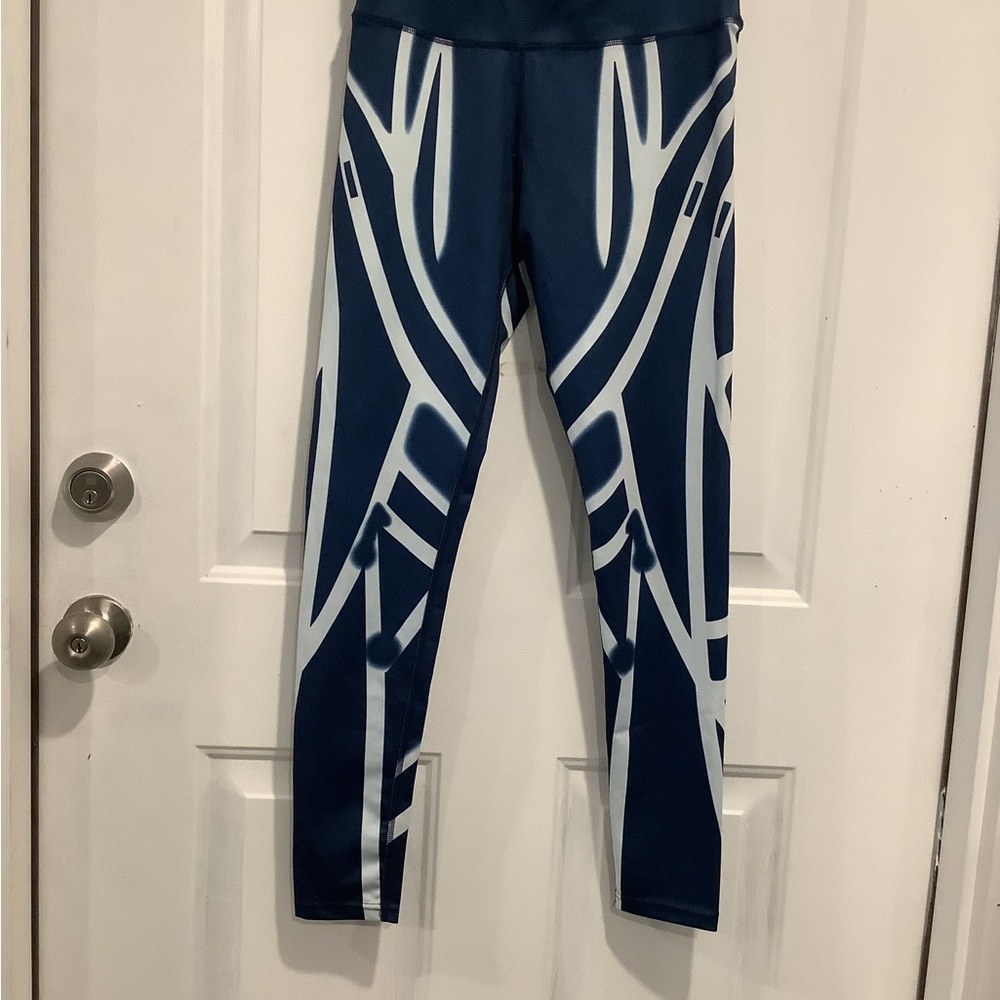 Stylish Blue and White Leggings